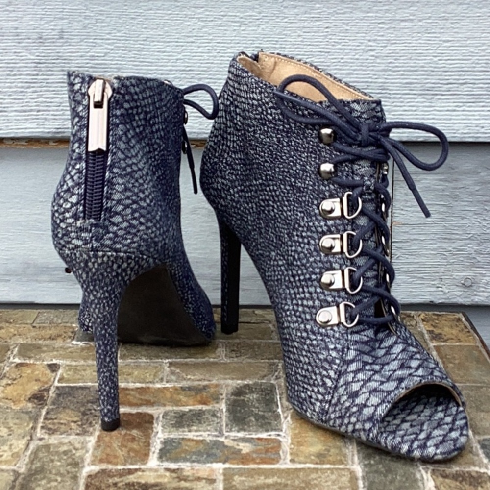 G.I.L.I. Feliana Blue Lace-Up Faux Snake Print Peep Toe Ankle Boots Size  6 1/2